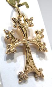 Croix Arménienne en or 18 carats sertie de 24 diamants
