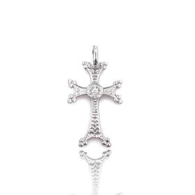 Croix arménienne en or blanc sertie d'un diamant 1.6 gramme