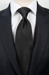 Cravate noir à motifs chevron + pochette assortie