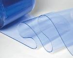 Planche et feuille en rouleau de PVC souple normal transparent bleuté etincolore