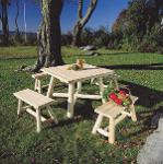 Table de jardin carrée et bancs en bois