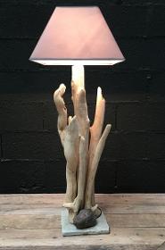 Lampe en bois flotté 
