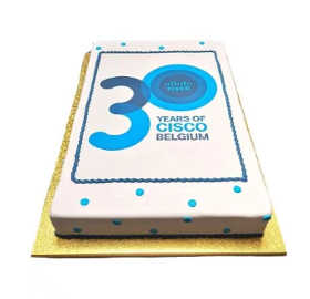 Grand gâteau avec logo imprimé