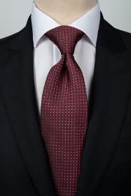 Cravate bordeaux à motifs + pochette assortie