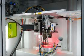 Machine d'assemblage par soudure laser.