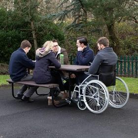 Table de pique-nique Bowland™ avec accès pour fauteuil roula