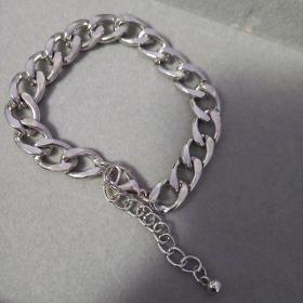 bracelet en acier