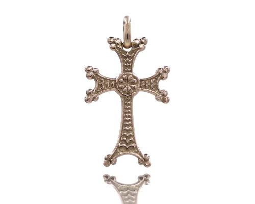 Croix Arménienne en or 18 carats modèle classique sans pierre 1.7 grammes
