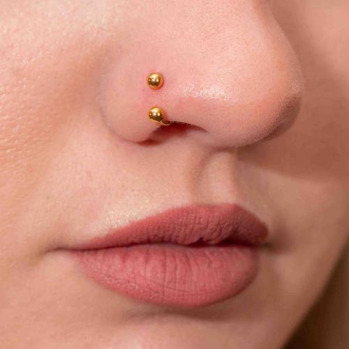 Le piercing Julia - oreille & nez