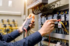 Comment choisir le meilleur électricien pour vos projets électriques à Quimper 