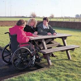 Table de pique-nique Clifton™ avec accès pour fauteuil roula